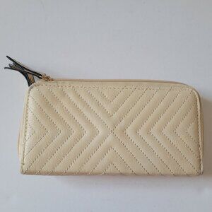 Chevron Quilted Beige Zipper Wallet With Leopard Print Interior